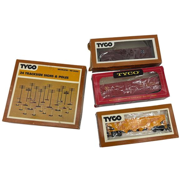 Tyco & Bachmann HO Scale Freight Cars Lot w/ Tyco 24 Trackside Signs & Poles - Picture 8 of 8